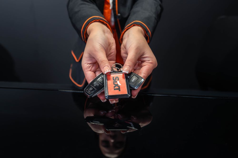 sixt.jpg
