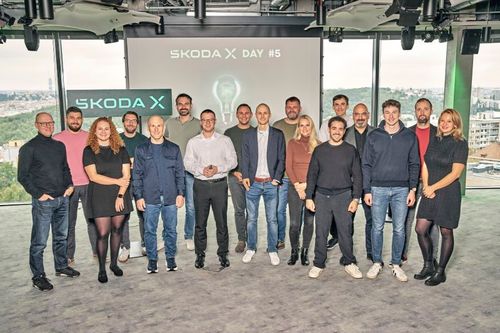 Skupina účastníkov inovatívneho podujatia Škoda X Day číslo 5.